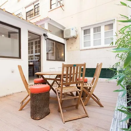 Apartamento Guestready - Large Family With Private Terrace Near Alfama *