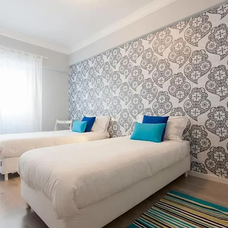 Apartamento Guestready - Large Family With Private Terrace Near Alfama *